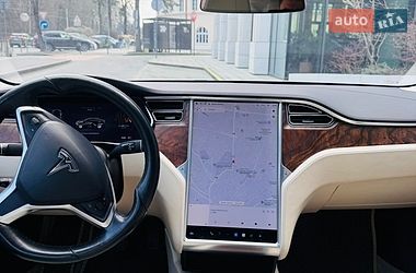 Ліфтбек Tesla Model S 2017 в Львові