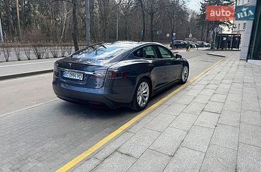 Ліфтбек Tesla Model S 2017 в Львові