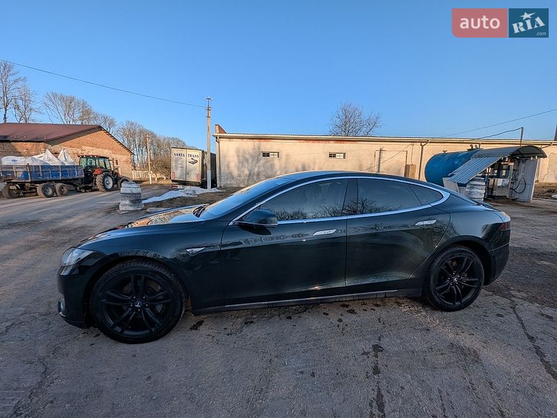 Лифтбек Tesla Model S 2013 в Тернополе фото 12 Лифтбек Tesla Model S 2013 в Тернополе