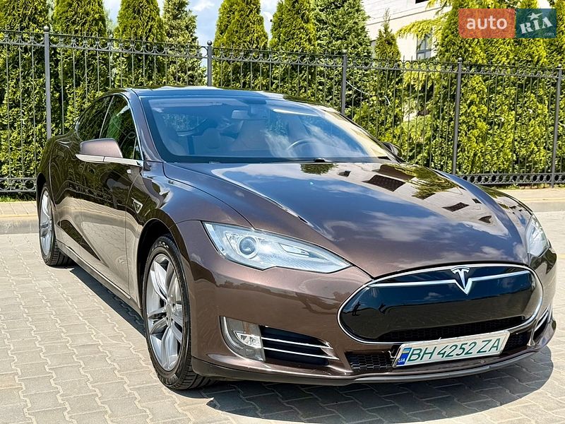 Ліфтбек Tesla Model S 2013 в Одесі фото 9 Ліфтбек Tesla Model S 2013 в Одесі