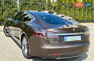 Ліфтбек Tesla Model S 2013 в Одесі фото 14 Ліфтбек Tesla Model S 2013 в Одесі