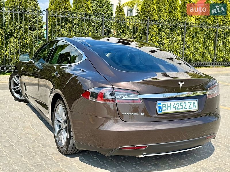 Ліфтбек Tesla Model S 2013 в Одесі фото 14 Ліфтбек Tesla Model S 2013 в Одесі