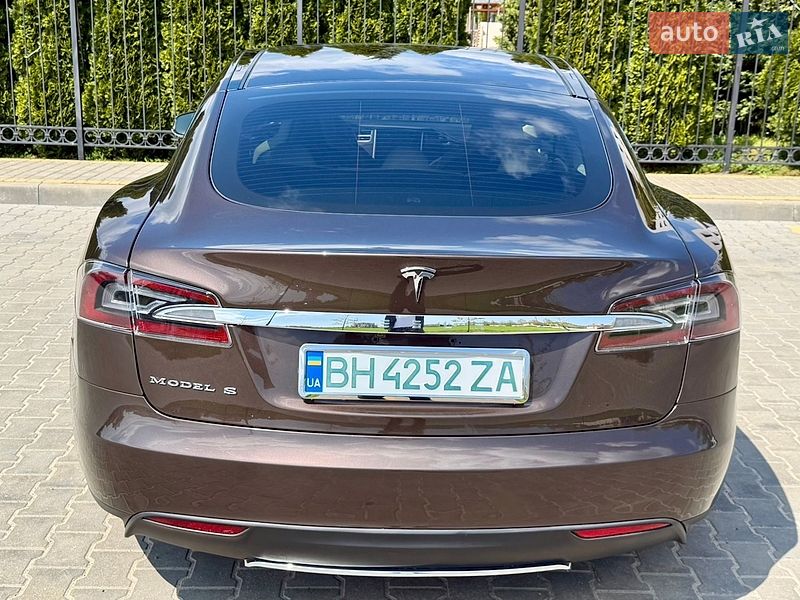Ліфтбек Tesla Model S 2013 в Одесі фото 19 Ліфтбек Tesla Model S 2013 в Одесі