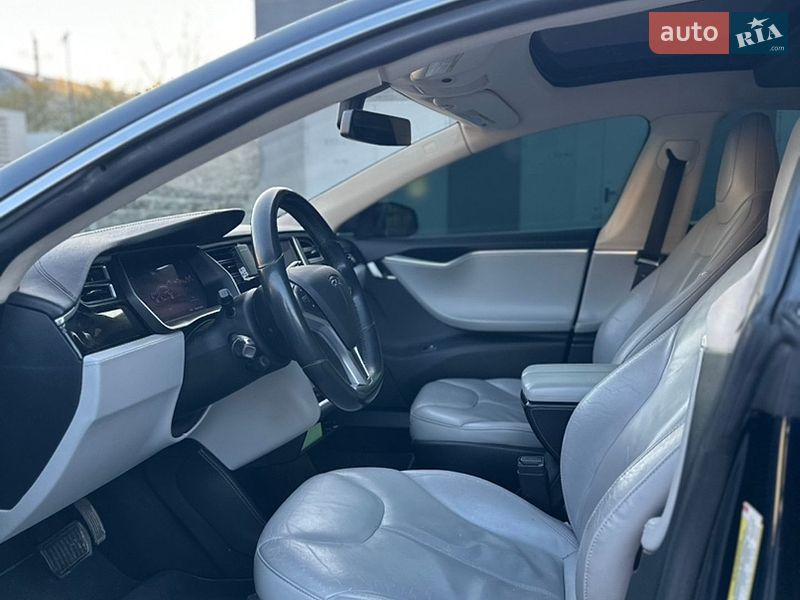 Лифтбек Tesla Model S 2014 в Хмельницком