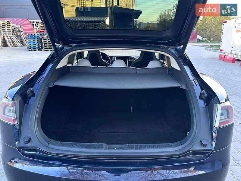 Лифтбек Tesla Model S 2014 в Хмельницком