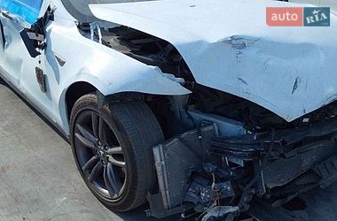 Ліфтбек Tesla Model S 2015 в Миколаєві