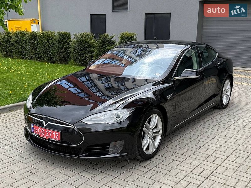 Ліфтбек Tesla Model S 2015 в Львові фото 2 Ліфтбек Tesla Model S 2015 в Львові