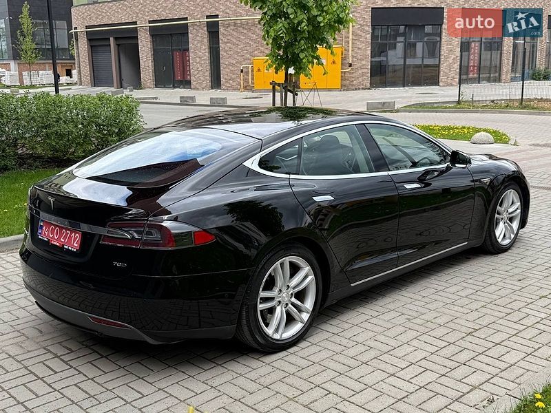 Ліфтбек Tesla Model S 2015 в Львові фото 7 Ліфтбек Tesla Model S 2015 в Львові