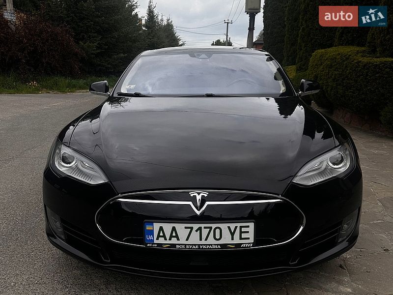 Ліфтбек Tesla Model S 2015 в Києві фото 3 Ліфтбек Tesla Model S 2015 в Києві