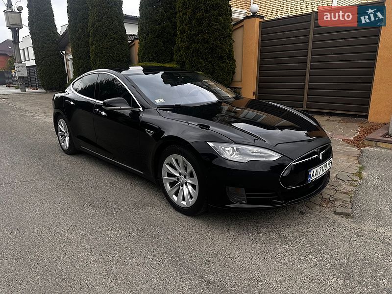 Ліфтбек Tesla Model S 2015 в Києві фото 2 Ліфтбек Tesla Model S 2015 в Києві