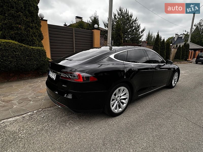Ліфтбек Tesla Model S 2015 в Києві фото 7 Ліфтбек Tesla Model S 2015 в Києві