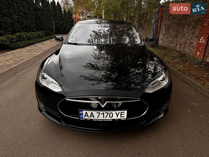 Ліфтбек Tesla Model S 2015 в Києві фото 10 Ліфтбек Tesla Model S 2015 в Києві