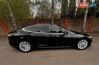 Ліфтбек Tesla Model S 2015 в Києві