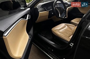 Ліфтбек Tesla Model S 2015 в Києві фото 51 Ліфтбек Tesla Model S 2015 в Києві