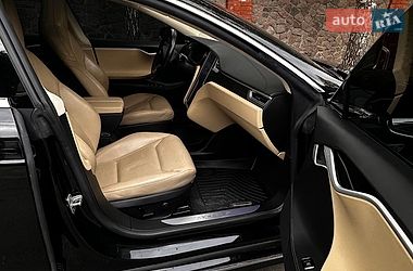 Ліфтбек Tesla Model S 2015 в Києві фото 56 Ліфтбек Tesla Model S 2015 в Києві