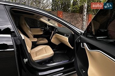 Ліфтбек Tesla Model S 2015 в Києві фото 57 Ліфтбек Tesla Model S 2015 в Києві
