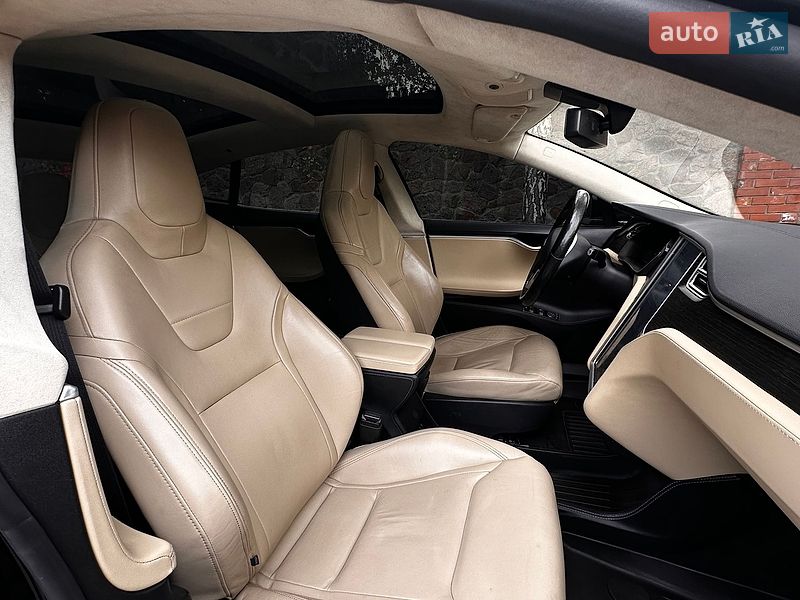 Ліфтбек Tesla Model S 2015 в Києві фото 58 Ліфтбек Tesla Model S 2015 в Києві