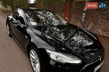 Ліфтбек Tesla Model S 2015 в Києві фото 23 Ліфтбек Tesla Model S 2015 в Києві