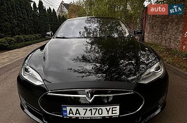 Ліфтбек Tesla Model S 2015 в Києві фото 25 Ліфтбек Tesla Model S 2015 в Києві