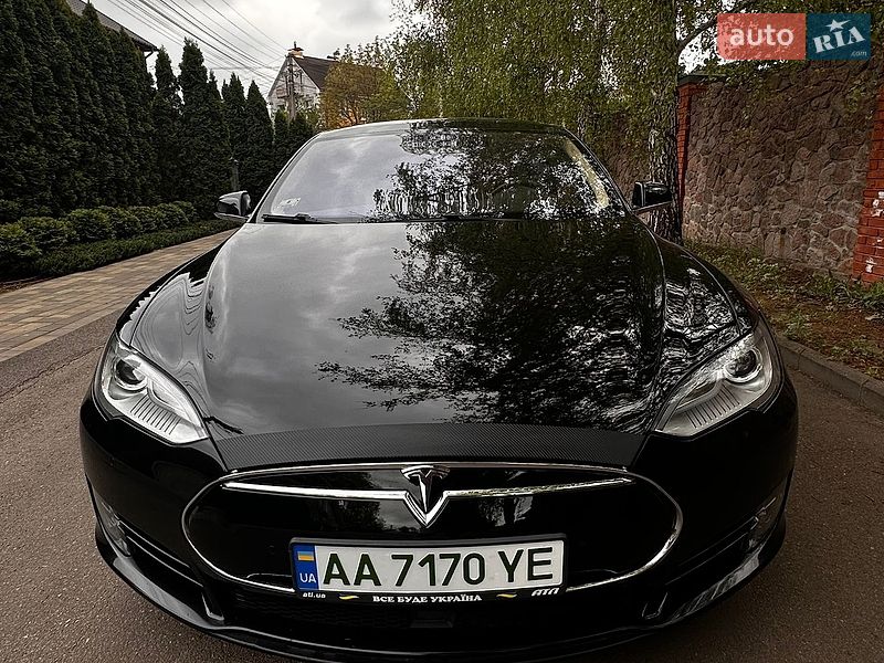 Ліфтбек Tesla Model S 2015 в Києві фото 25 Ліфтбек Tesla Model S 2015 в Києві