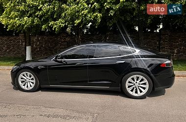 Ліфтбек Tesla Model S 2015 в Києві