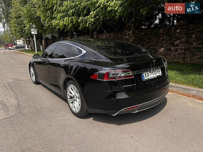 Ліфтбек Tesla Model S 2015 в Києві фото 32 Ліфтбек Tesla Model S 2015 в Києві