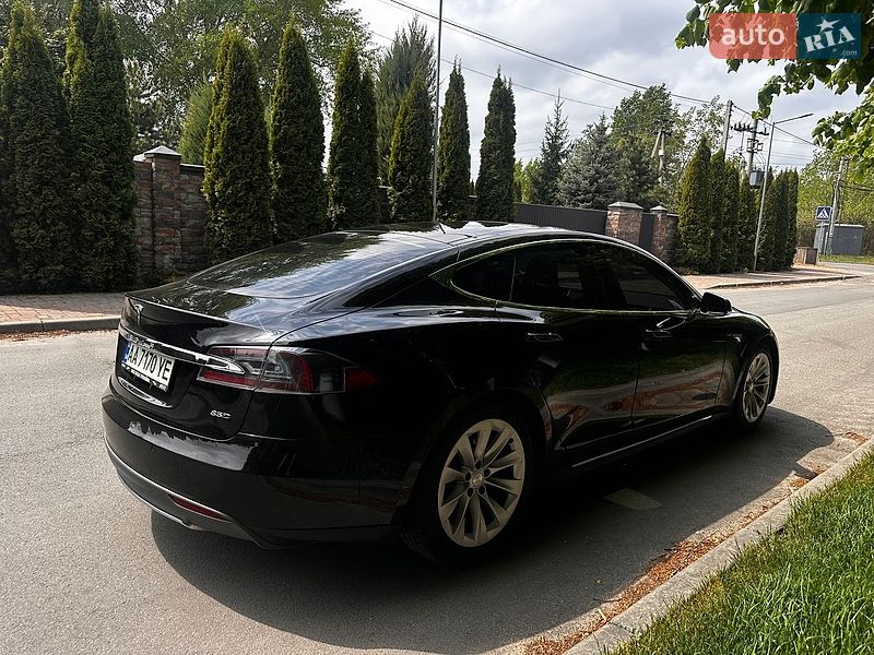 Ліфтбек Tesla Model S 2015 в Києві фото 34 Ліфтбек Tesla Model S 2015 в Києві