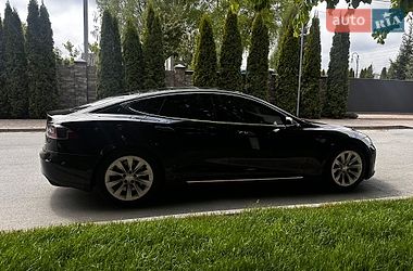 Ліфтбек Tesla Model S 2015 в Києві фото 41 Ліфтбек Tesla Model S 2015 в Києві