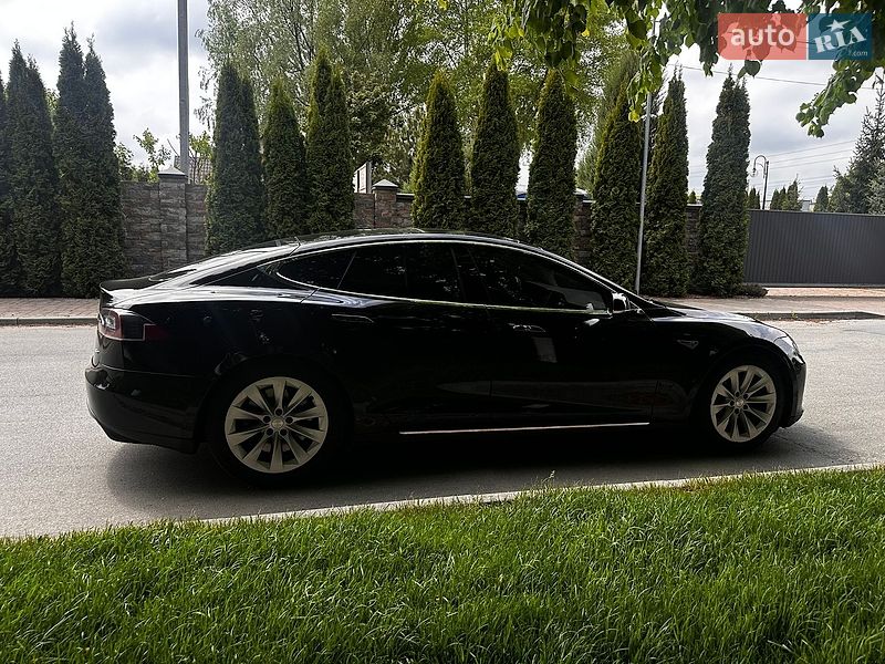 Ліфтбек Tesla Model S 2015 в Києві фото 41 Ліфтбек Tesla Model S 2015 в Києві