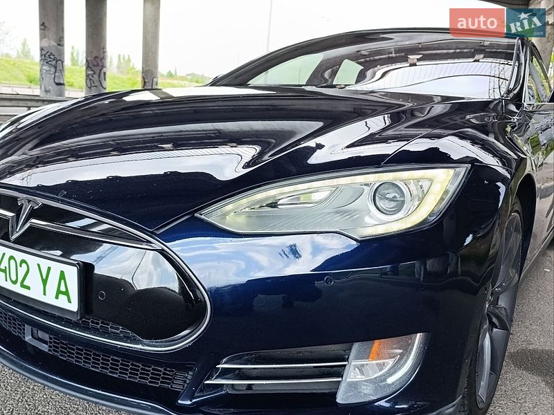 Ліфтбек Tesla Model S 2014 в Одесі