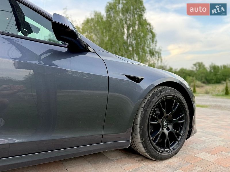 Лифтбек Tesla Model S 2021 в Киеве
