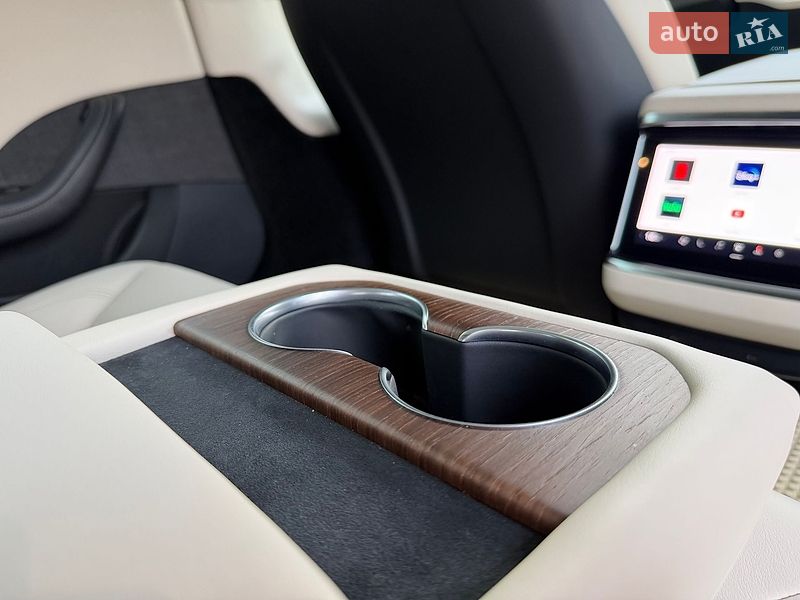Лифтбек Tesla Model S 2021 в Киеве