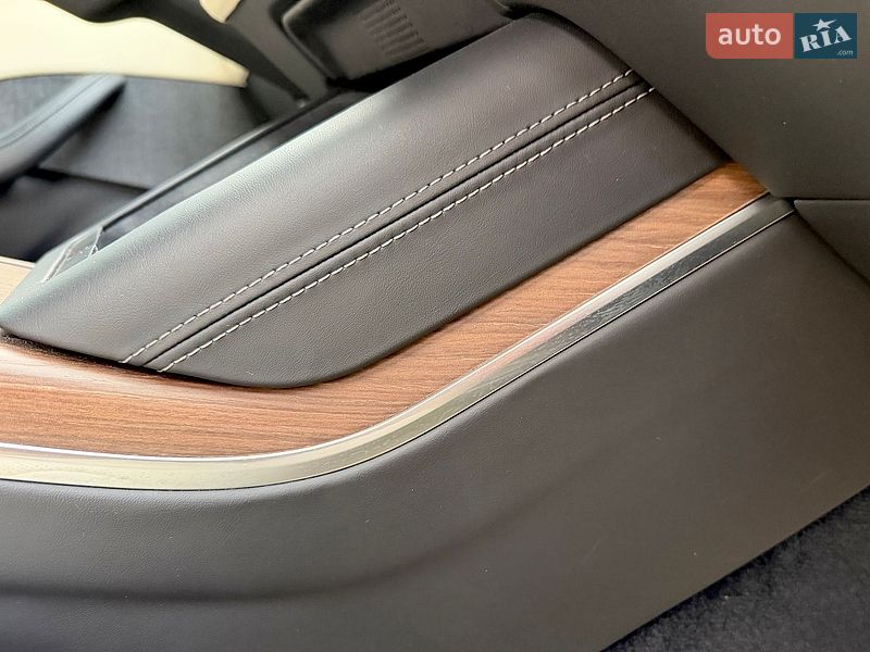 Лифтбек Tesla Model S 2021 в Киеве