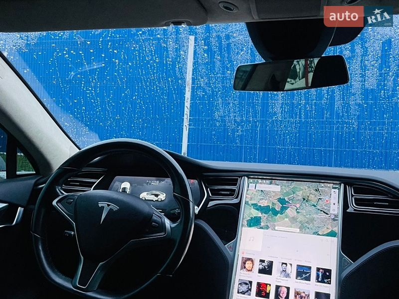 Лифтбек Tesla Model S 2016 в Виннице