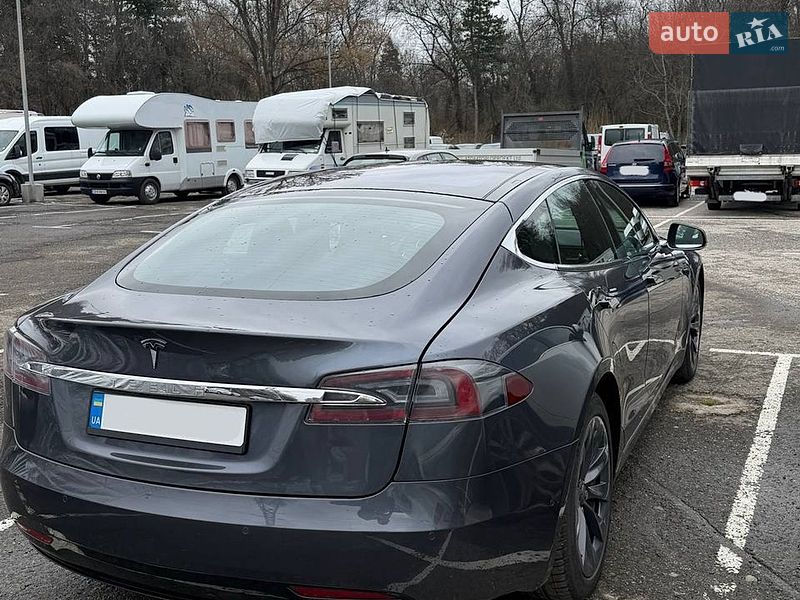 Ліфтбек Tesla Model S 2018 в Одесі