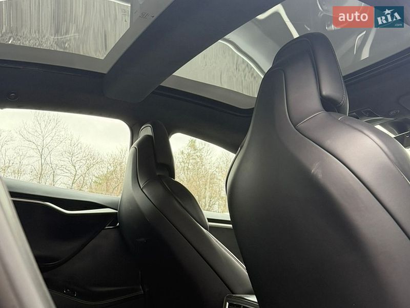 Ліфтбек Tesla Model S 2018 в Одесі
