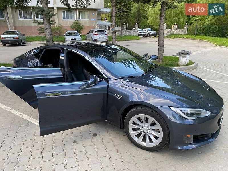 Лифтбек Tesla Model S 2016 в Тернополе фото 3 Лифтбек Tesla Model S 2016 в Тернополе