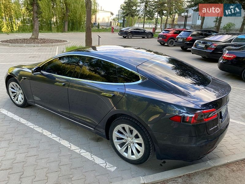 Лифтбек Tesla Model S 2016 в Тернополе фото 7 Лифтбек Tesla Model S 2016 в Тернополе