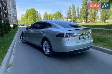 Ліфтбек Tesla Model S 2015 в Чернігові