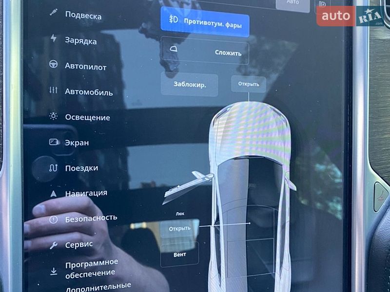 Ліфтбек Tesla Model S 2015 в Чернігові