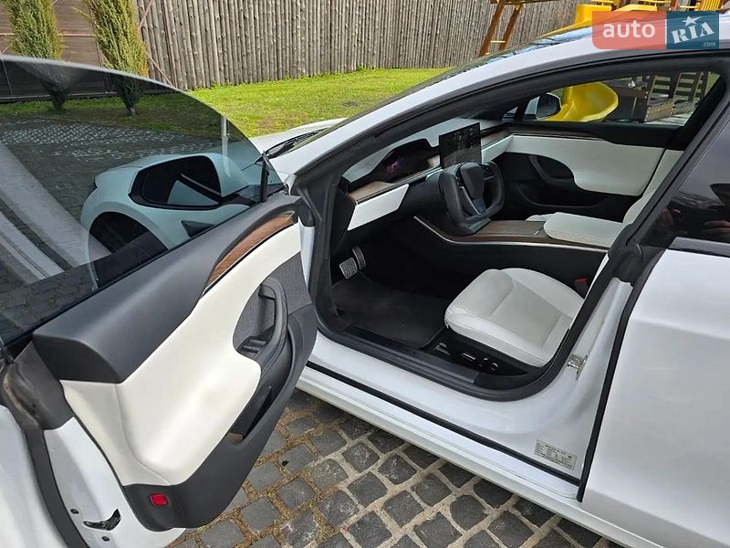 Ліфтбек Tesla Model S 2022 в Бучі