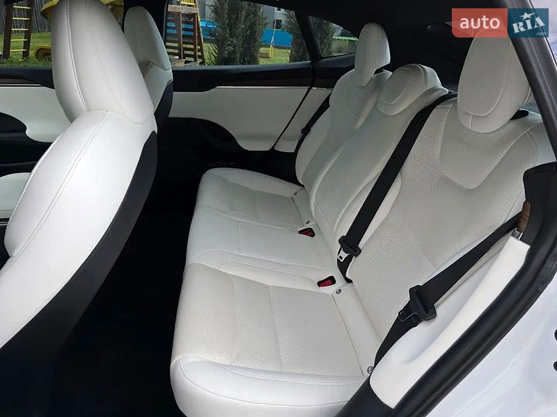 Ліфтбек Tesla Model S 2022 в Бучі