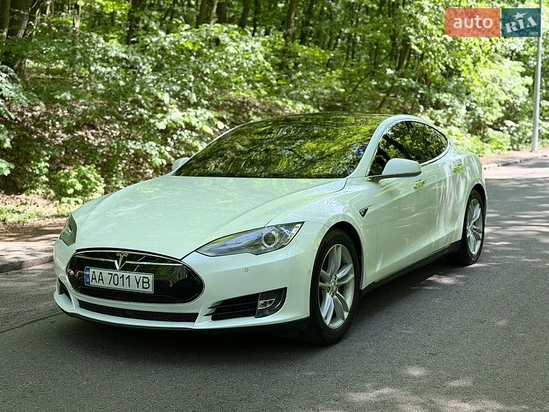 Tesla Model S 2015 Tesla Model S 2015