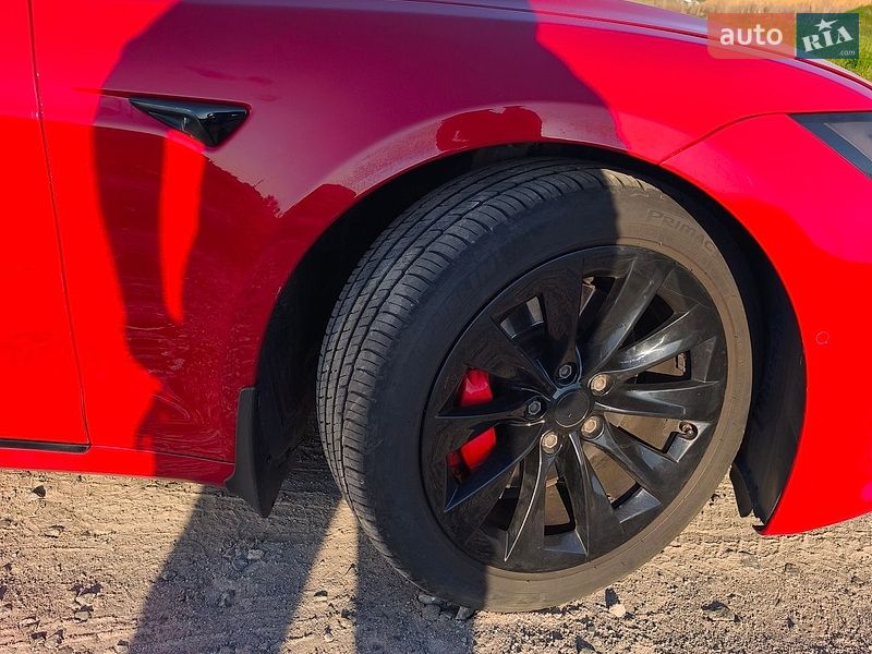 Лифтбек Tesla Model S 2018 в Виннице