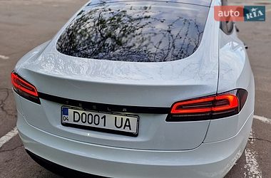 Лифтбек Tesla Model S 2023 в Одессе