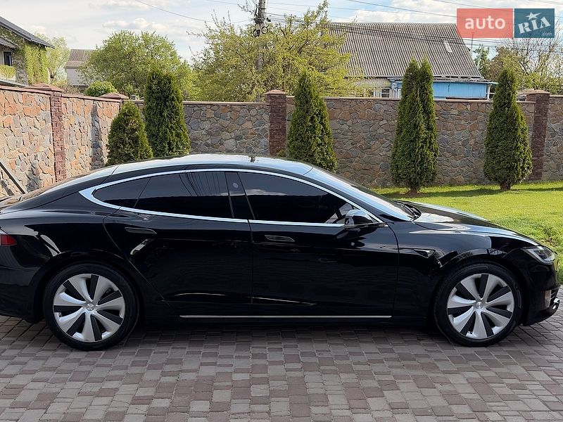 Ліфтбек Tesla Model S 2020 в Києві