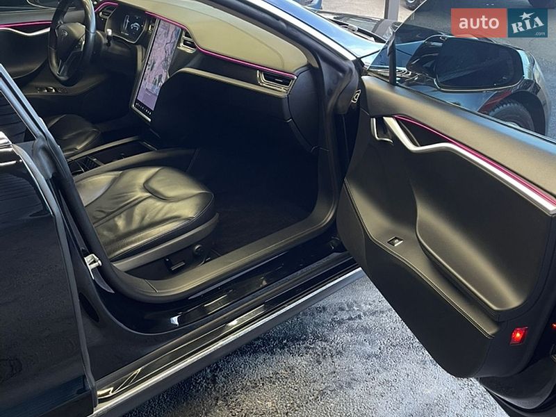 Ліфтбек Tesla Model S 2014 в Києві