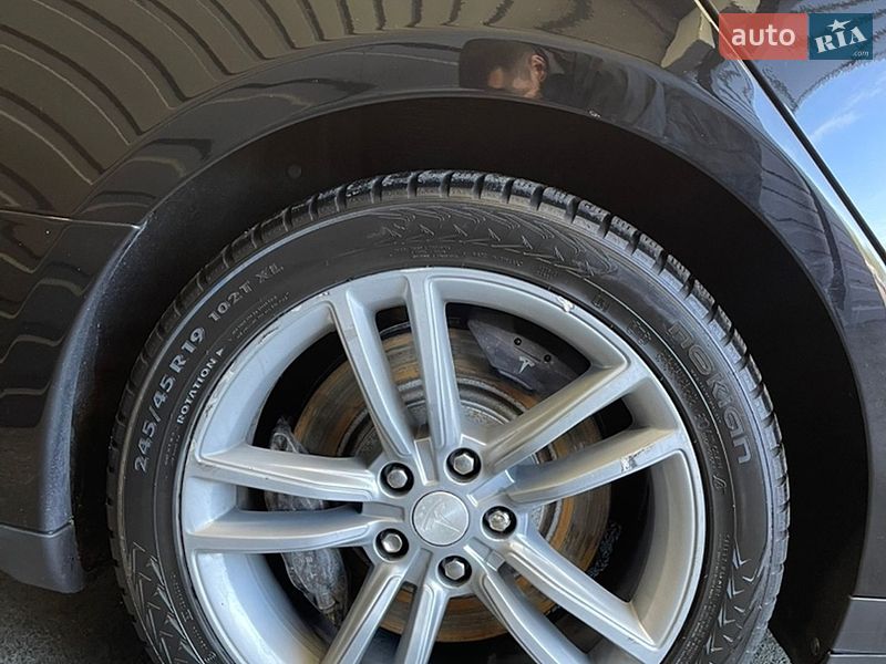 Ліфтбек Tesla Model S 2014 в Києві