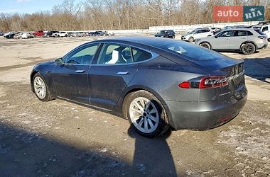Лифтбек Tesla Model S 2017 в Львове