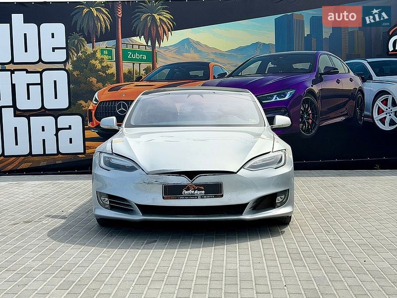 Лифтбек Tesla Model S 2018 в Львове